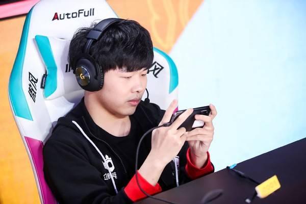 转会期吃瓜瓶子