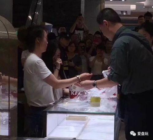 海关吃瓜群,揭秘神秘海关内部趣闻轶事