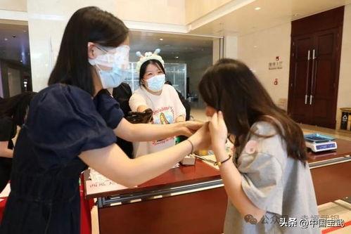 武汉吃瓜妹子事件,网络舆论的风暴与反思  第3张